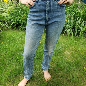 Vintage High Rise Mom Jeans‎